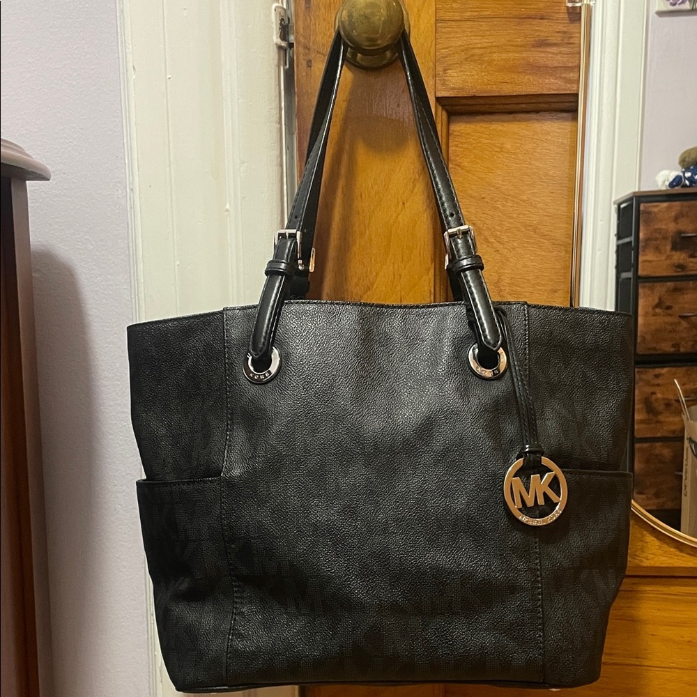 Michael Kors Elegant Black Tote